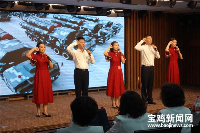 迷失在街头的男孩